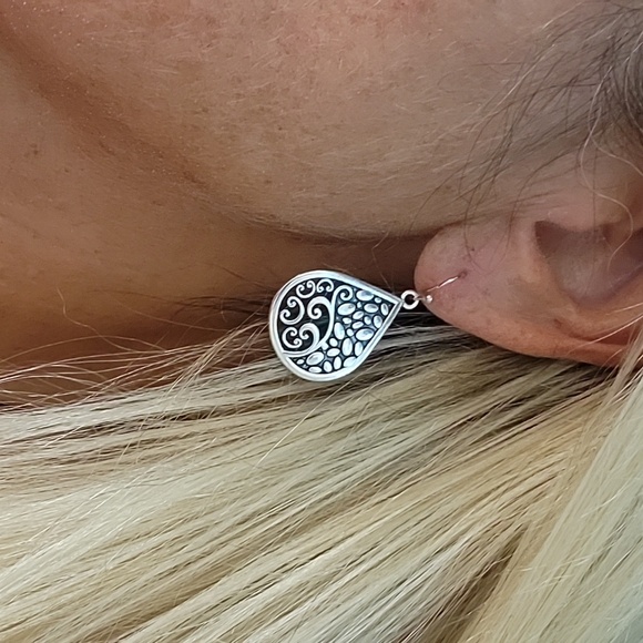 Beyond Adorable Jewelry - PEBBLED TEARDROP SWIRL EARRINGS